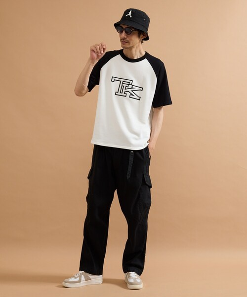 40ct&525(フォーティーカラッツアンドゴーニーゴ)の「カレッジ風TKラグラン配色ミニ裏毛T(Tシャツ/カットソー・メンズ・ブラック系4・03/02)」の13枚目の写真