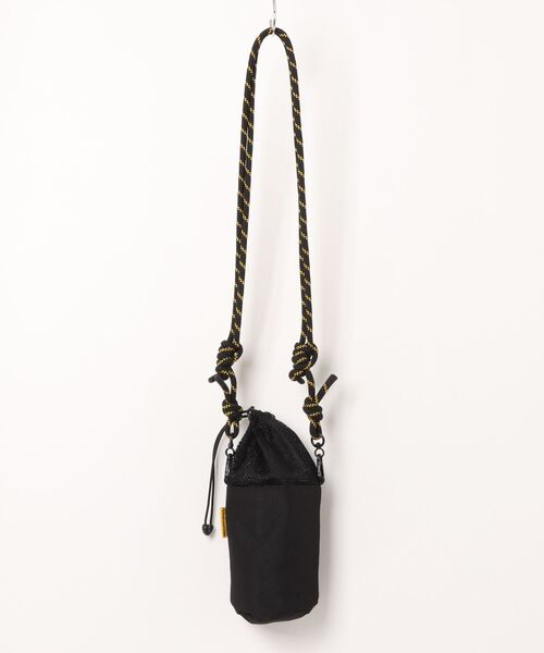 KEEN（キーン）の「《keen》HARVEST DRAWSTRING BAG（ボディバッグ/ウエストポーチ・メンズ・ブラック・フリー）」の2枚目の写真