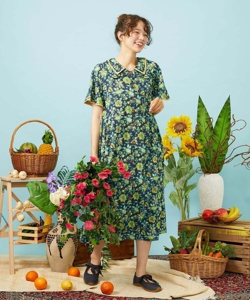 Jocomomola(ホコモモラ)の「Verano en La Mancha フラワープリントワンピース(ワンピース・レディース・ネイビー/アイボリー・40)」の1枚目の写真