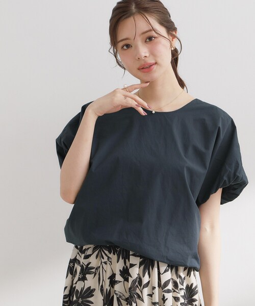 couture brooch(クチュールブローチ)の「2WAYバルーンブラウス(シャツ/ブラウス・レディース・ベージュ/ネイビー・38)」の1枚目の写真