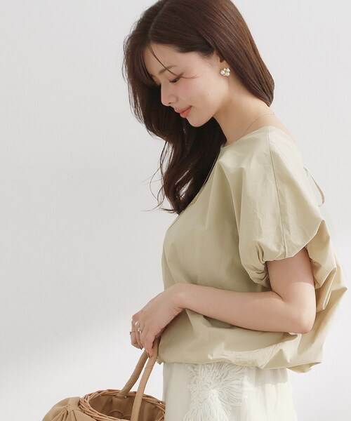 couture brooch(クチュールブローチ)の「2WAYバルーンブラウス(シャツ/ブラウス・レディース・ベージュ/ネイビー・38)」の15枚目の写真