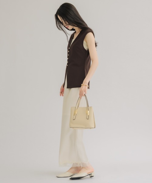 NEUNA(ヌナ)の「【快適さと上品さを両立◎】ジョーゼットボタンベスト(ベスト・レディース・ブラウン/ブラック/アイボリー・FREE)」の21枚目の写真