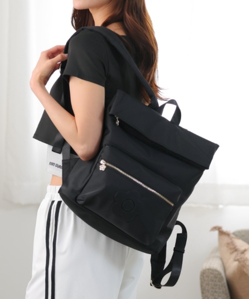 MARY QUANT(マリークワント)の「デイジーパッチツイル リュック(バックパック/リュック・レディース・ベージュ/ブラック・FREE)」の2枚目の写真
