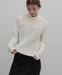 シンプルハイネックロンT