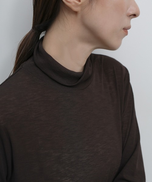 select MOCA(セレクトモカ)の「シンプルハイネックロンT(Tシャツ/カットソー・レディース・ダークブラウン/グレー/ブラック/アイボリー・FREE)」の20枚目の写真