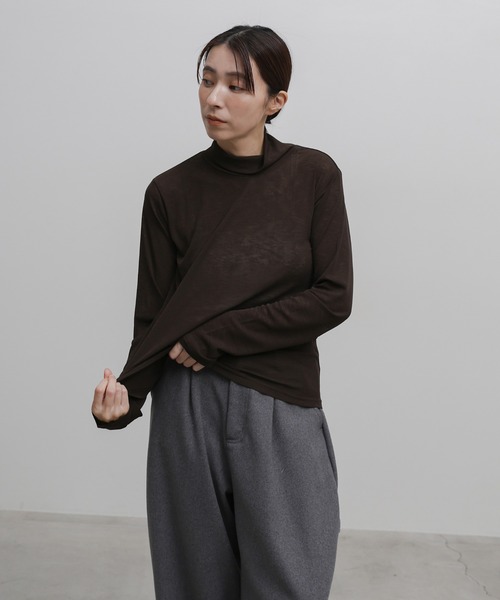 select MOCA(セレクトモカ)の「シンプルハイネックロンT(Tシャツ/カットソー・レディース・ダークブラウン/グレー/ブラック/アイボリー・FREE)」の21枚目の写真