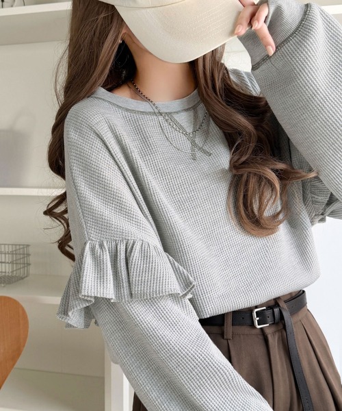Java(ジャバ)の「《JaVaジャバコラボ》カジュアル派さんにも推したい。袖フリルオーバーサイズ配色ステッチワッフルプルオーバー(長袖)(Tシャツ/カットソー・レディース・杢グレー/アイボリー/チャコール/ブラック/ネイビー・LARGE/X-LARGE/SMALL/MEDIUM)」の3枚目の写真