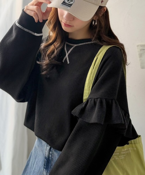 Java(ジャバ)の「《JaVaジャバコラボ》カジュアル派さんにも推したい。袖フリルオーバーサイズ配色ステッチワッフルプルオーバー(長袖)(Tシャツ/カットソー・レディース・杢グレー/アイボリー/チャコール/ブラック/ネイビー・LARGE/X-LARGE/SMALL/MEDIUM)」の2枚目の写真