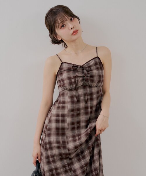 Chico(チコ)の「ギャザーチェックキャミワンピース(ワンピース・レディース・ブラック/ブラウン/ベージュ・FREE)」の12枚目の写真