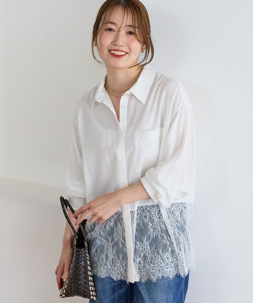 le.coeur blanc（ルクールブラン）の「裾レースドッキングシャツ（シャツ/ブラウス・レディース・ネイビー/オフホワイト・38）」の2枚目の写真