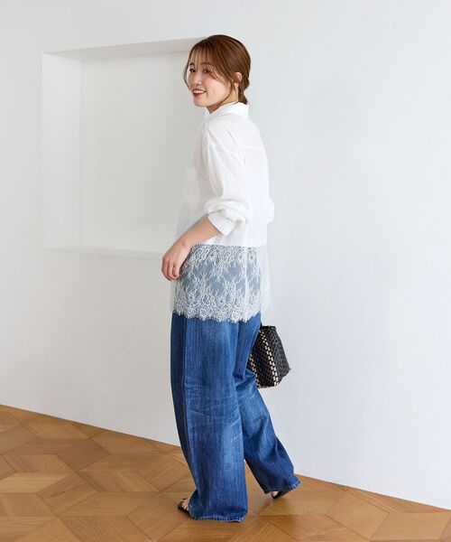le.coeur blanc（ルクールブラン）の「裾レースドッキングシャツ（シャツ/ブラウス・レディース・ネイビー/オフホワイト・38）」の20枚目の写真