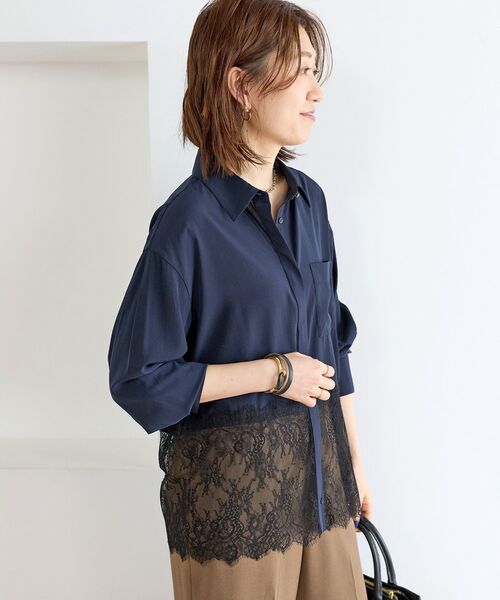 le.coeur blanc（ルクールブラン）の「裾レースドッキングシャツ（シャツ/ブラウス・レディース・ネイビー/オフホワイト・38）」の16枚目の写真