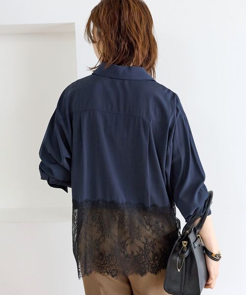 le.coeur blanc（ルクールブラン）の「裾レースドッキングシャツ（シャツ/ブラウス・レディース・ネイビー/オフホワイト・38）」の15枚目の写真