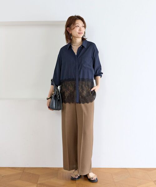 le.coeur blanc（ルクールブラン）の「裾レースドッキングシャツ（シャツ/ブラウス・レディース・ネイビー/オフホワイト・38）」の11枚目の写真