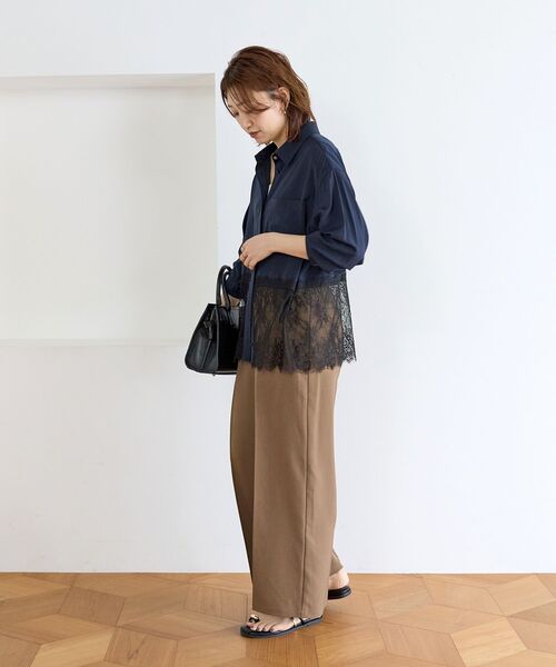 le.coeur blanc（ルクールブラン）の「裾レースドッキングシャツ（シャツ/ブラウス・レディース・ネイビー/オフホワイト・38）」の8枚目の写真