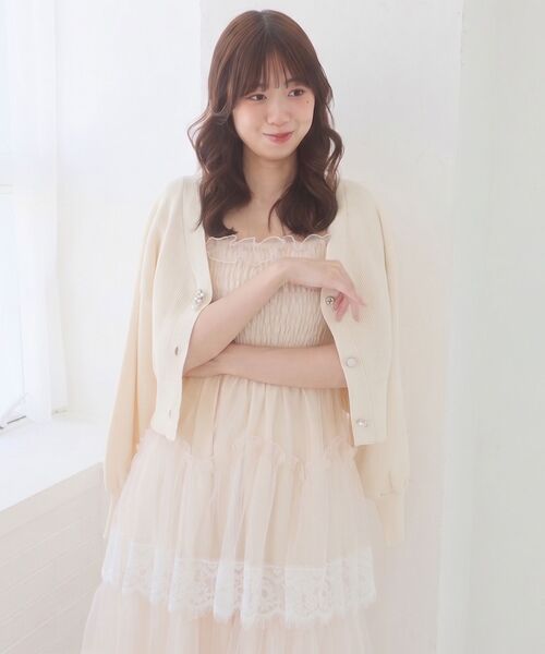 MAJESTIC LEGON(マジェスティックレゴン)の「クローバーボタンUVカットカーデ(カーディガン/ボレロ・レディース・ブラック/ピンク/ボルドー/アイボリー・MEDIUM)」の5枚目の写真