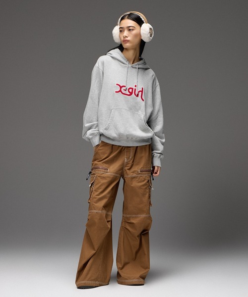 X-girl(エックスガール)の「MILLS LOGO LAYERED PATCH SWEAT HOODIE(パーカー・レディース・パープル/アッシュ/ブラック・S/M/L)」の4枚目の写真