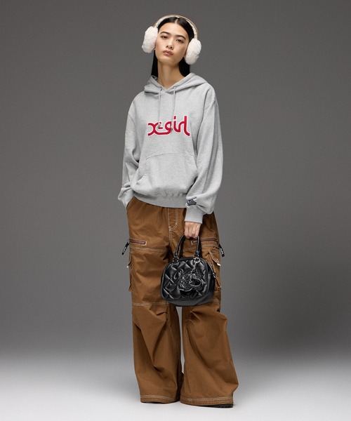 X-girl(エックスガール)の「MILLS LOGO LAYERED PATCH SWEAT HOODIE(パーカー・レディース・パープル/アッシュ/ブラック・S/M/L)」の5枚目の写真