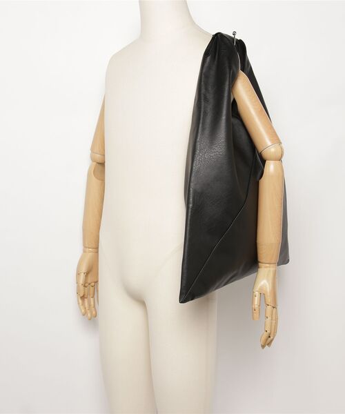 MM6 Maison Margiela（ｴﾑｴﾑｼｯｸｽ ﾒｿﾞﾝ ﾏﾙｼﾞｪﾗ）の「CLASSIC JAPANESE HANDBAG S54WD0039_2（ショルダーバッグ・メンズ・ブラック・FREE）」の6枚目の写真