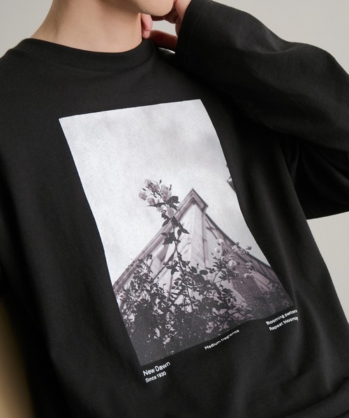 MONO-MART（モノマート）の「アソート フィルムフォトグラフィック プリント オーバーサイズ スリットロンT（Tシャツ/カットソー・メンズ・ホワイト/ホワイト系/モカ/ホワイト系1/スミクロ/ブラック・S/L/M）」の16枚目の写真