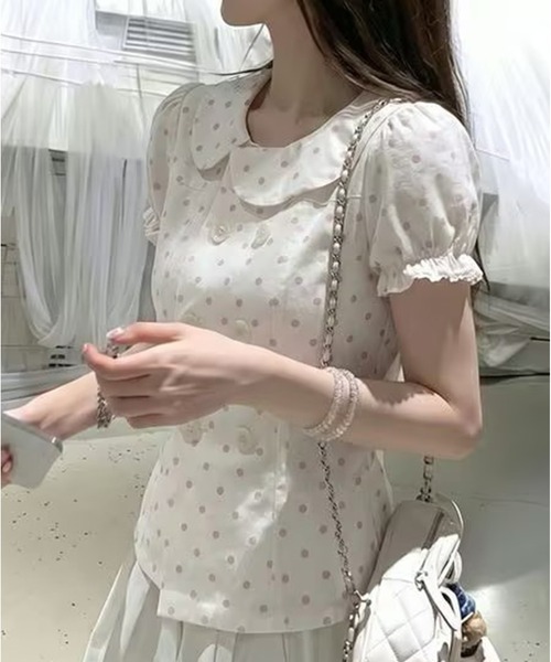 AsheKsha(アシクシャ)の「水玉ベビーカラーダブルボタンパフスリーブショート丈トップス(シャツ/ブラウス・レディース・ベージュ・M)」の19枚目の写真