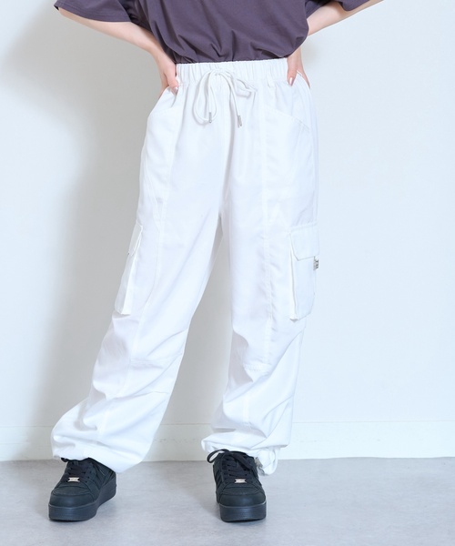 LOVETOXIC(ラブトキシック)の「【LTXC/吸水速乾】ベルトループつきカーゴパンツ(カーゴパンツ・キッズ・カーキ/グレー/ブラウン/ブラック/オフホワイト・L:160cm/S:140cm/M:150cm/130cm)」の2枚目の写真