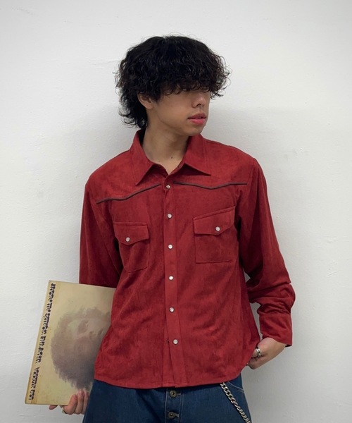 MandO(エムオー)(エムオー)の「【ユニセックス】フェイクスエードパイピングウエスタンシャツ(シャツ/ブラウス・メンズ・レッド/チャコールグレー/ブラック/ベージュ/ダークブラウン・MEDIUM/LARGE)」の5枚目の写真