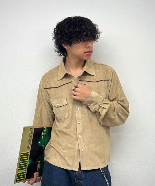 MandO(エムオー)(エムオー)の「【ユニセックス】フェイクスエードパイピングウエスタンシャツ(シャツ/ブラウス・メンズ・レッド/チャコールグレー/ブラック/ベージュ/ダークブラウン・MEDIUM/LARGE)」の8枚目の写真