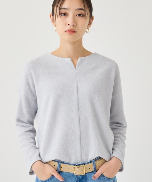 INDIVI(インディヴィ)の「【風合い柔らか/SETUP可】ブークレ起毛ジャージトップス(Tシャツ/カットソー・レディース・ベージュ系その他7/ブラック系3/サックスブルー系3・13/05/38/15 /19/34)」の3枚目の写真