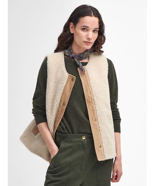 Barbour(バブアー)の「Dulsie ボア ライナー ベスト(レディース)(ベスト・レディース・クリーム/ブラック/オリーブ・8/10/12)」の5枚目の写真