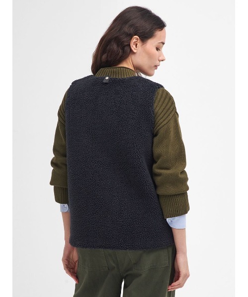 Barbour(バブアー)の「Dulsie ボア ライナー ベスト(レディース)(ベスト・レディース・クリーム/ブラック/オリーブ・8/10/12)」の19枚目の写真