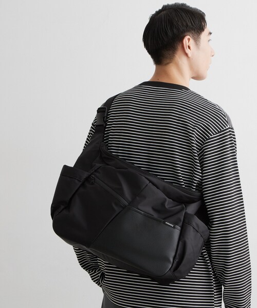 THE SHOP TK (ザ ショップ ティーケー )の「VISIONARY 異素材コンビ ビッグショルダーバッグ(ショルダーバッグ・メンズ・ブラック/ブラック系1・00)」の5枚目の写真