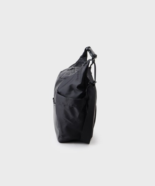 THE SHOP TK (ザ ショップ ティーケー )の「VISIONARY 異素材コンビ ビッグショルダーバッグ(ショルダーバッグ・メンズ・ブラック/ブラック系1・00)」の9枚目の写真