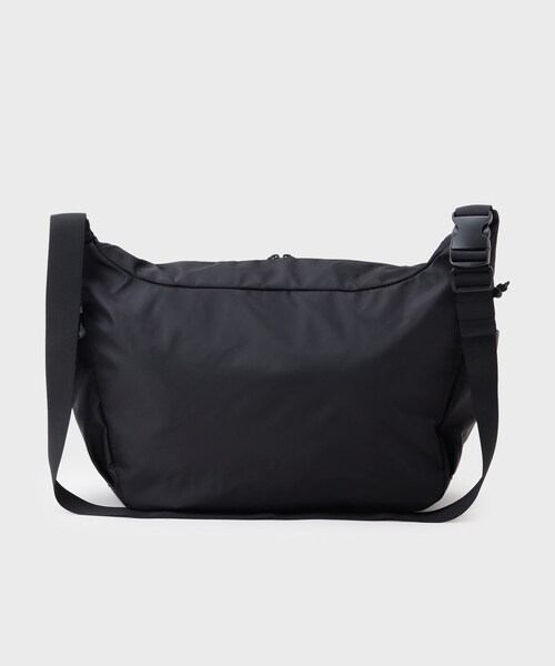THE SHOP TK (ザ ショップ ティーケー )の「VISIONARY 異素材コンビ ビッグショルダーバッグ(ショルダーバッグ・メンズ・ブラック/ブラック系1・00)」の10枚目の写真