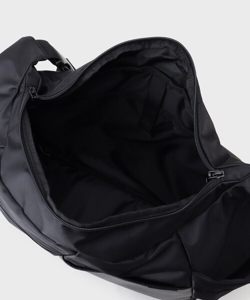 THE SHOP TK (ザ ショップ ティーケー )の「VISIONARY 異素材コンビ ビッグショルダーバッグ(ショルダーバッグ・メンズ・ブラック/ブラック系1・00)」の13枚目の写真
