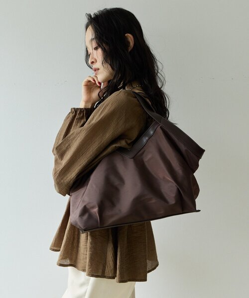 DISCOAT（ディスコート）の「【Noka】ワンハンドルナイロンBIGトートバッグ《WEB限定》（トートバッグ・レディース・ブラウン/ブラック・FREE）」の5枚目の写真