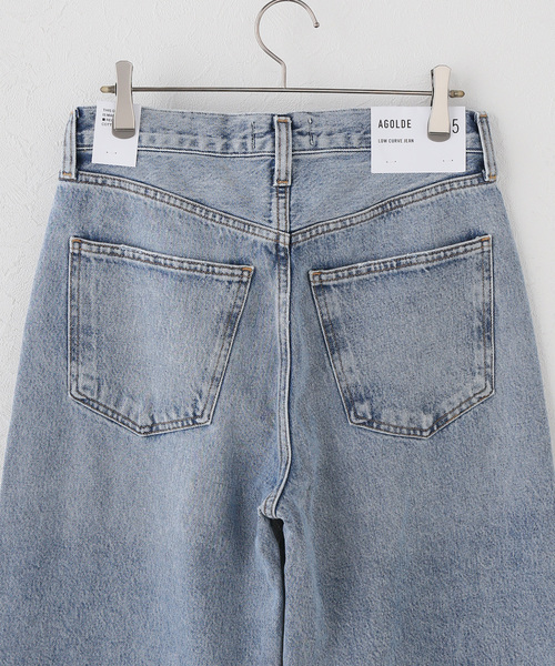 IENA LA BOUCLE(イエナラブークル)の「AGOLDE エーゴールドイー LOW CURVE JEAN A197-1206(デニムパンツ・レディース・サックスブルー・MEDIUM/SMALL/X-SMALL)」の4枚目の写真