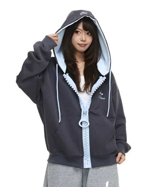 GEMEDA（ジェメダ）の「秋冬新作 配色刺繍大きいファスナーデザインパーカー（パーカー・レディース・ホワイト/ブラック/ライトグレー・M）」の16枚目の写真
