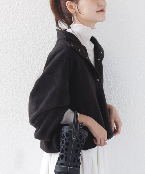 SHIPS(シップス)の「〈洗濯機可能〉フォルモサ フリース プルオーバー(スウェット・レディース・ダークグレー/ナチュラル/ネイビー・ONE SIZE)」の15枚目の写真