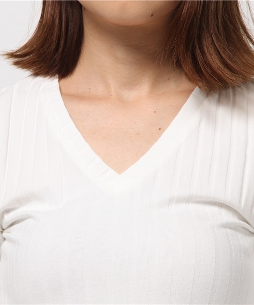 MOUSSY（マウジー）の「V/N WIDE RIB TOPS（Tシャツ/カットソー・レディース・トップグレー/ホワイト/ブラック・1/2）」の7枚目の写真