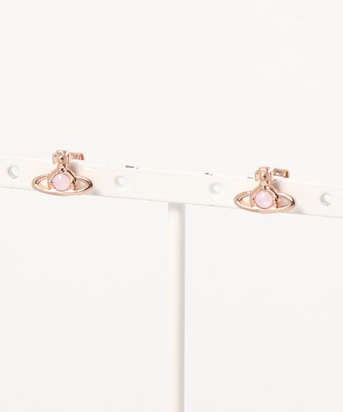 Vivienne Westwood(ヴィヴィアンウエストウッド)の「NANO SOLITAIRE EARRINGS(ピアス(両耳用)・レディース・ゴールド系その他/ブラック/シルバー/ピンクゴールド/グリーン/ゴールド/ピンク/ブルー/Olive /LT.Blue/シルバー系その他/ブルー系その他/Navy/パープル/ライトグリーン/ゴールド×グレー/ライトピンク/ライトパープル/パープル系その他2/ピンク系/クリアブラック/ゴールド系/ゴールド系1/シルバー×ブルー/ブルー系その他2/ブルー系その他3/グリーン系その他/ゴールド系その他2/ピンク系その他/ゴールド系その他3/ゴールド系その他4/ゴールド系その他5/ブルー系その他5/ゴールド系その他6/ゴールド系その他7/シルバー系その他4・FREE)」の18枚目の写真