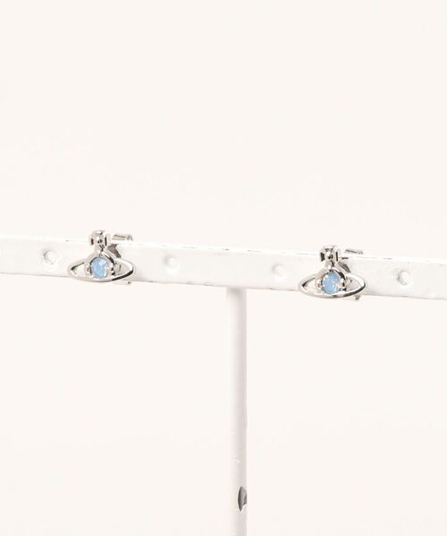 Vivienne Westwood(ヴィヴィアンウエストウッド)の「NANO SOLITAIRE EARRINGS(ピアス(両耳用)・レディース・ゴールド系その他/ブラック/シルバー/ピンクゴールド/グリーン/ゴールド/ピンク/ブルー/Olive /LT.Blue/シルバー系その他/ブルー系その他/Navy/パープル/ライトグリーン/ゴールド×グレー/ライトピンク/ライトパープル/パープル系その他2/ピンク系/クリアブラック/ゴールド系/ゴールド系1/シルバー×ブルー/ブルー系その他2/ブルー系その他3/グリーン系その他/ゴールド系その他2/ピンク系その他/ゴールド系その他3/ゴールド系その他4/ゴールド系その他5/ブルー系その他5/ゴールド系その他6/ゴールド系その他7/シルバー系その他4・FREE)」の10枚目の写真