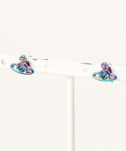 Vivienne Westwood(ヴィヴィアンウエストウッド)の「NANO SOLITAIRE EARRINGS(ピアス(両耳用)・レディース・ゴールド系その他/ブラック/シルバー/ピンクゴールド/グリーン/ゴールド/ピンク/ブルー/Olive /LT.Blue/シルバー系その他/ブルー系その他/Navy/パープル/ライトグリーン/ゴールド×グレー/ライトピンク/ライトパープル/パープル系その他2/ピンク系/クリアブラック/ゴールド系/ゴールド系1/シルバー×ブルー/ブルー系その他2/ブルー系その他3/グリーン系その他/ゴールド系その他2/ピンク系その他/ゴールド系その他3/ゴールド系その他4/ゴールド系その他5/ブルー系その他5/ゴールド系その他6/ゴールド系その他7/シルバー系その他4・FREE)」の11枚目の写真