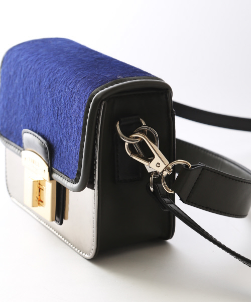 LOWELL things（ロウェル　シングス）の「メタリックスクエアミニショルダー（ショルダーバッグ・レディース・ネイビー/ベージュ・FREE）」の9枚目の写真