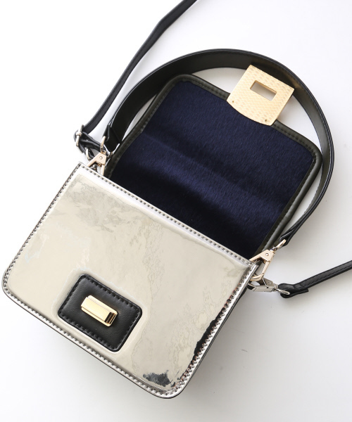 LOWELL things（ロウェル　シングス）の「メタリックスクエアミニショルダー（ショルダーバッグ・レディース・ネイビー/ベージュ・FREE）」の11枚目の写真