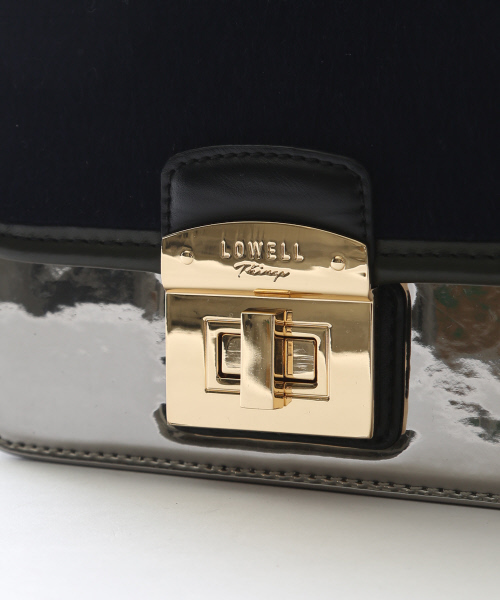 LOWELL things（ロウェル　シングス）の「メタリックスクエアミニショルダー（ショルダーバッグ・レディース・ネイビー/ベージュ・FREE）」の4枚目の写真