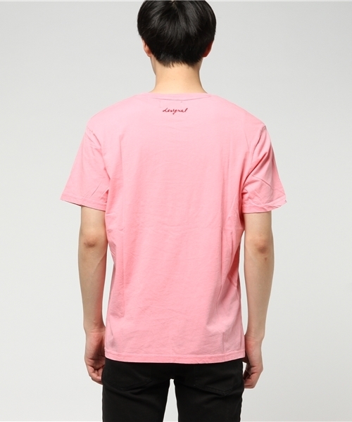Desigual（デシグアル）の「「Desigual/デシグアル」Tシャツ（Tシャツ/カットソー・メンズ・レッド系その他/ブルー系その他・LARGE/X-LARGE/XX-LARGE/SMALL/MEDIUM）」の4枚目の写真