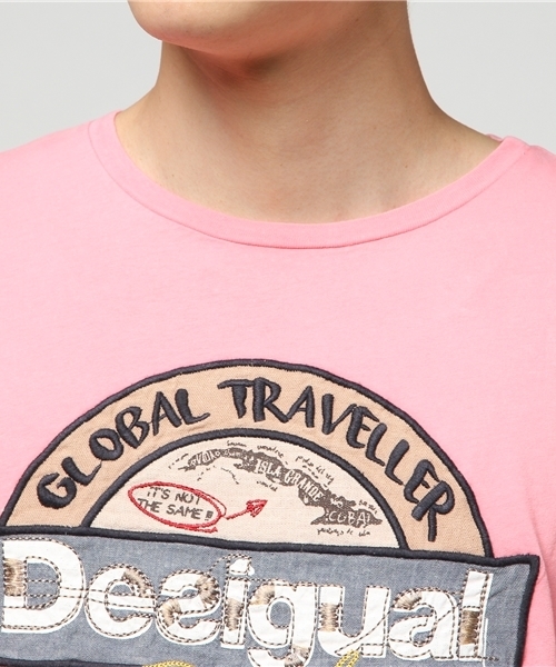 Desigual（デシグアル）の「「Desigual/デシグアル」Tシャツ（Tシャツ/カットソー・メンズ・レッド系その他/ブルー系その他・LARGE/X-LARGE/XX-LARGE/SMALL/MEDIUM）」の5枚目の写真