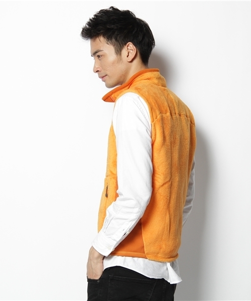 BEAMS（ビームス）の「Patagonia / R2 Vest（ベスト・メンズ・ブラック系その他/オレンジ・X-SMALL/SMALL/MEDIUM）」の3枚目の写真