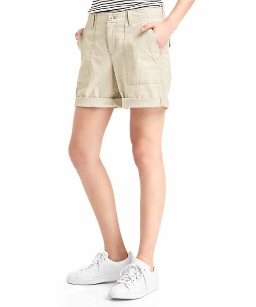GAP(ギャップ)の「Gap ガールフレンド ロール ユーティリティショートパンツ(その他パンツ・レディース・ブラック/ネイビー/ベージュ/ホワイト/グリーン・8/6/2/00/000/4/0)」の4枚目の写真